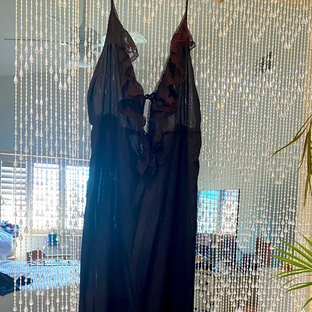VINTAGE LONG NIGHTGOWN - Picture 11 of 11